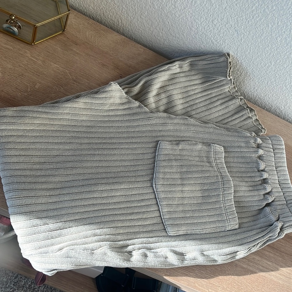 Flare knit pants 🍐